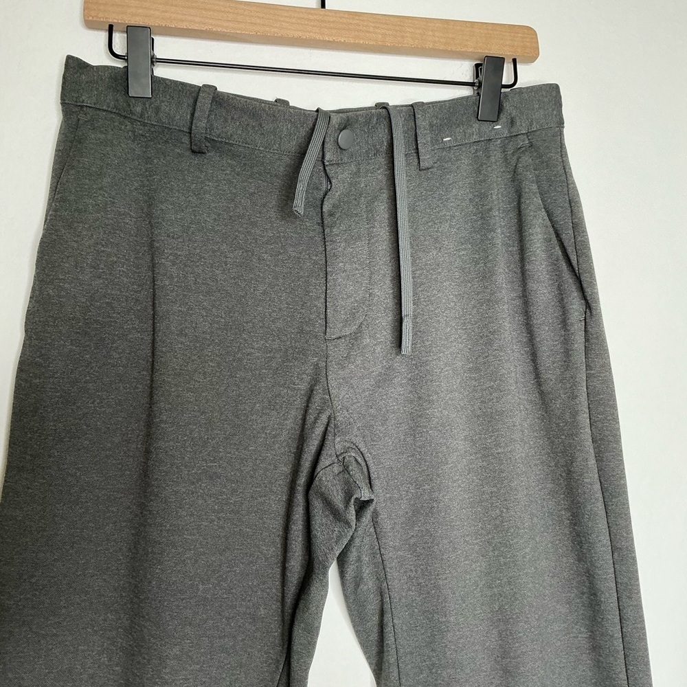 Uniqlo Career Smart Two-Way Stretch Solid Ankle Travel Pants Size Medium - Picture 4 of 11